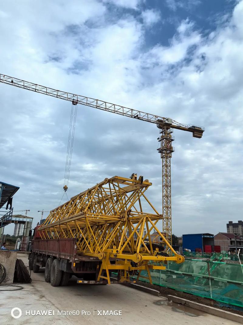 陜西龍勝翔建筑工程 專業提供70塔機長期租賃服務